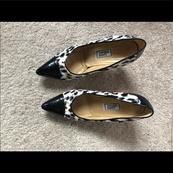 Versace zebra fur fabric pumps. 39.5 - Picture 3 of 8